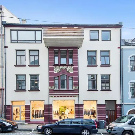 公寓 Charming 3-bedroom In Beautiful Alesund, Og Romsdal, Norway 奥勒松