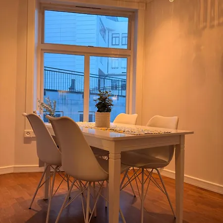 Charming 3-bedroom In Beautiful Alesund, Og Romsdal, Norway