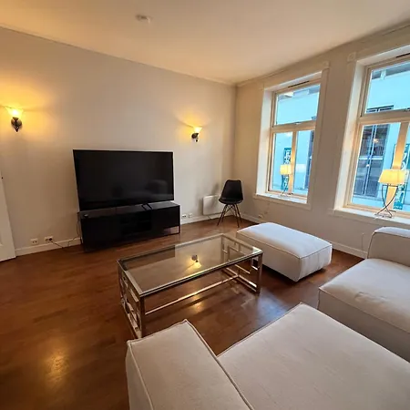 Charming 3-bedroom In Beautiful Alesund, Og Romsdal, Norway 公寓 奥勒松
